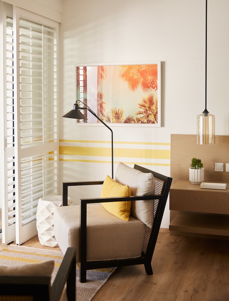 LUX Grand Gaube Resort and Villa 60/80