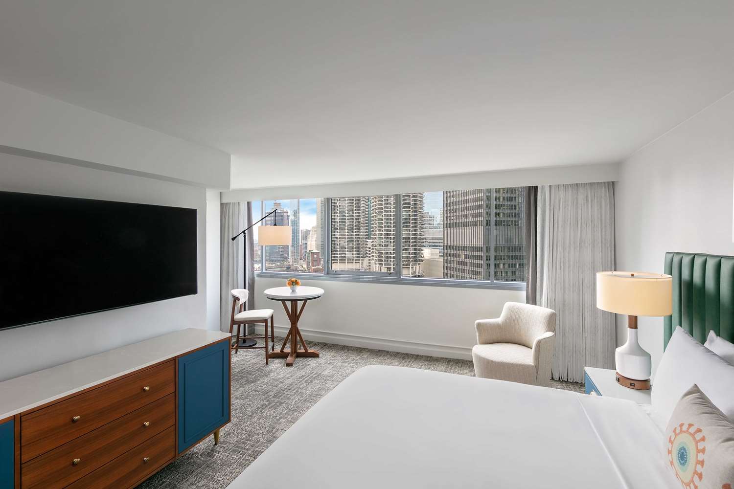 Royal, King Bed, Accessible
