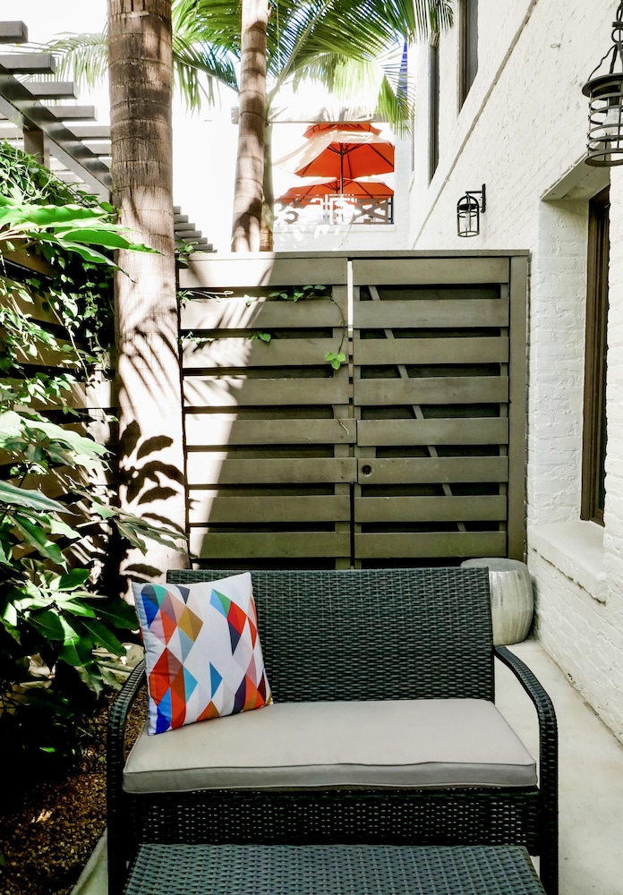 Riviera Beach House 52/58