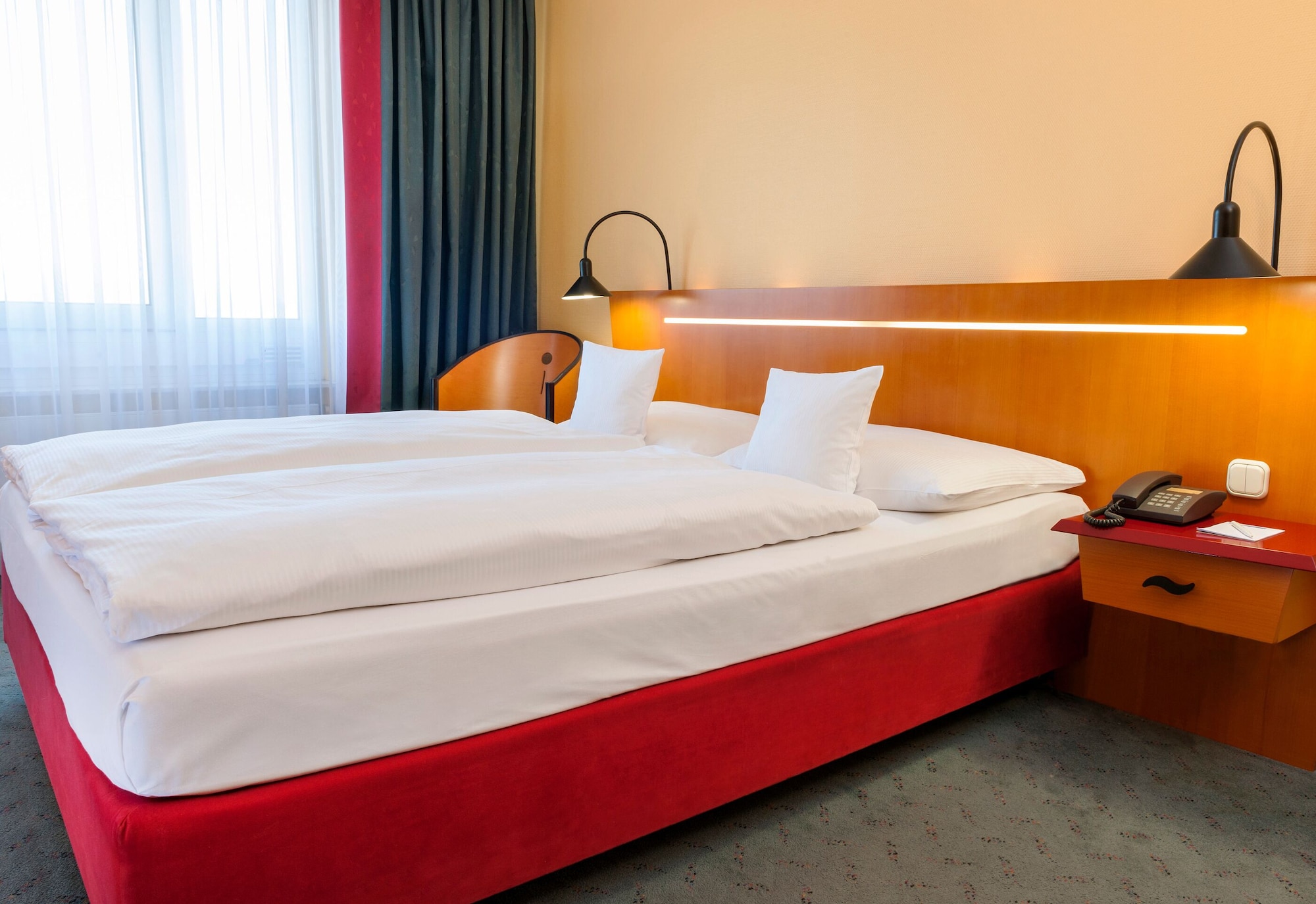 Good, King Bed