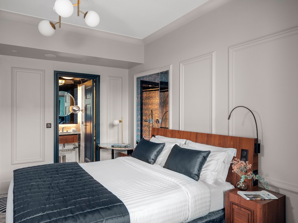 ROOM, KING BED, ALCOVE
