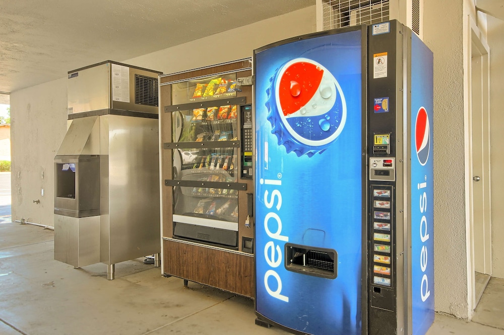 Motel6 Fresno - Blackstone North in FRESNO - CA