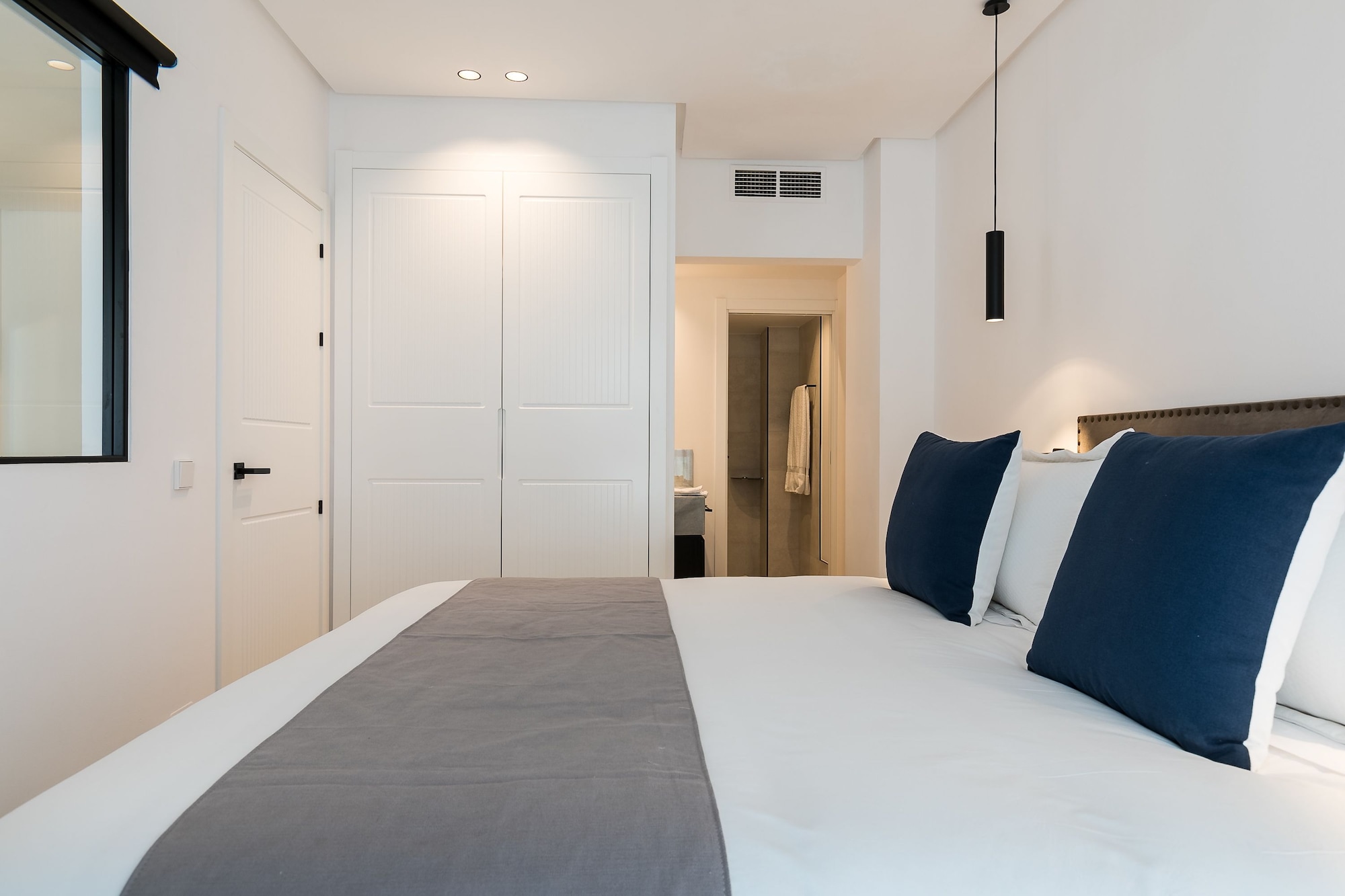 1 BEDROOM, APARTMENT, TERRACE