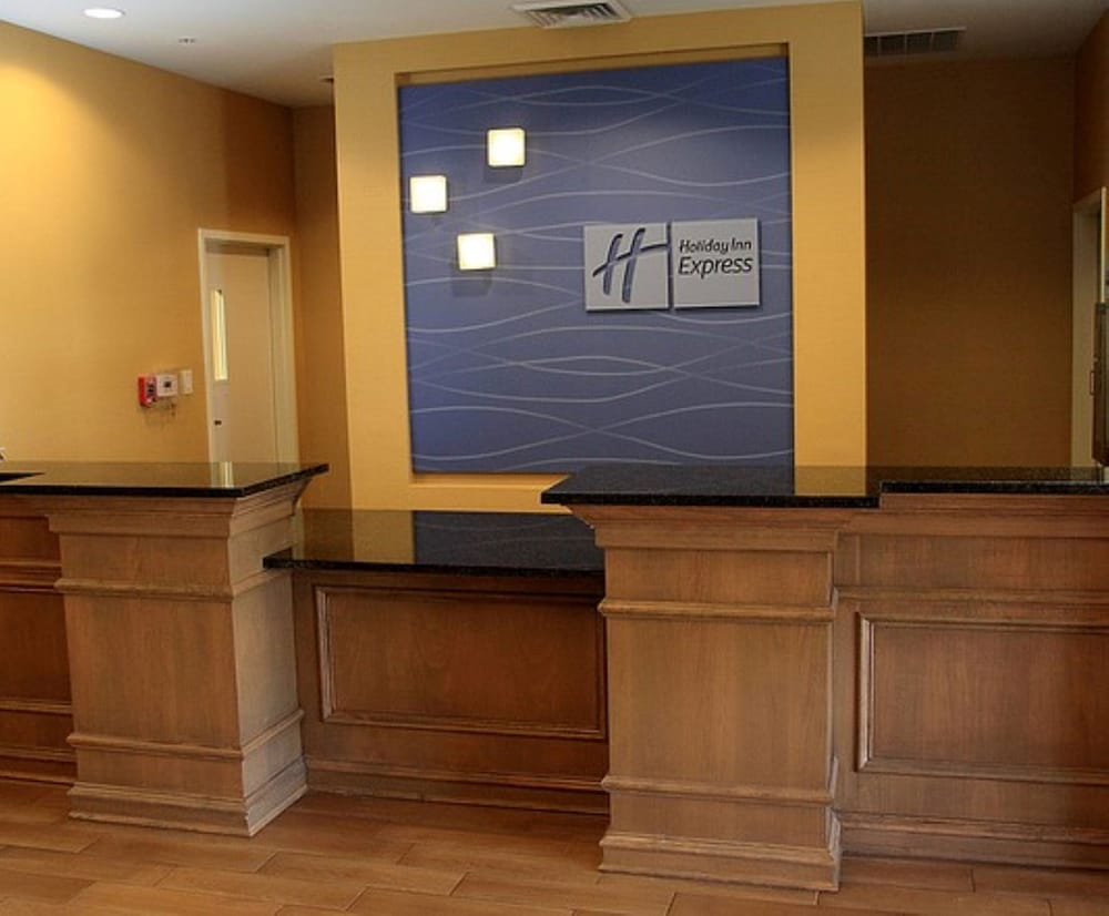 Holiday Inn Express Hotel Suites Bossier City Northeast 7/32