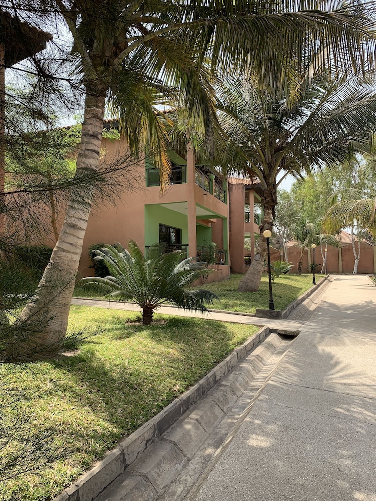 Seafront Residence in SERREKUNDA