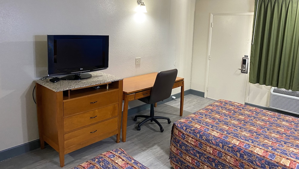 EXPRESS INN NEWPORT NEWS 16/59