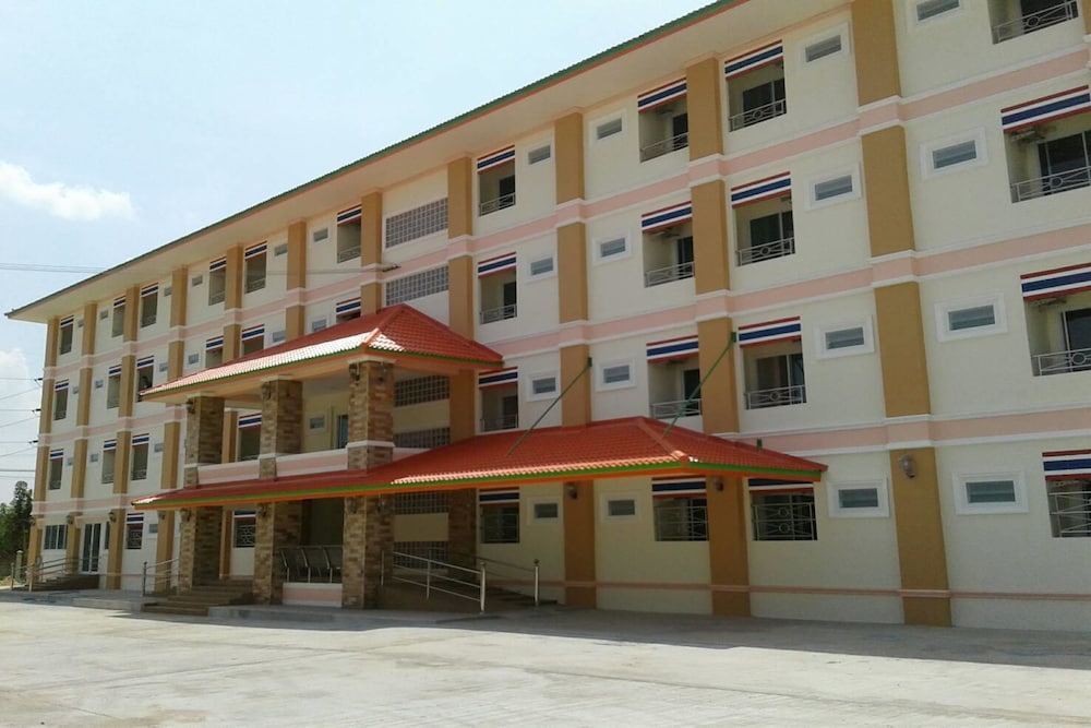 Chalerm Lak Mansion 4/14