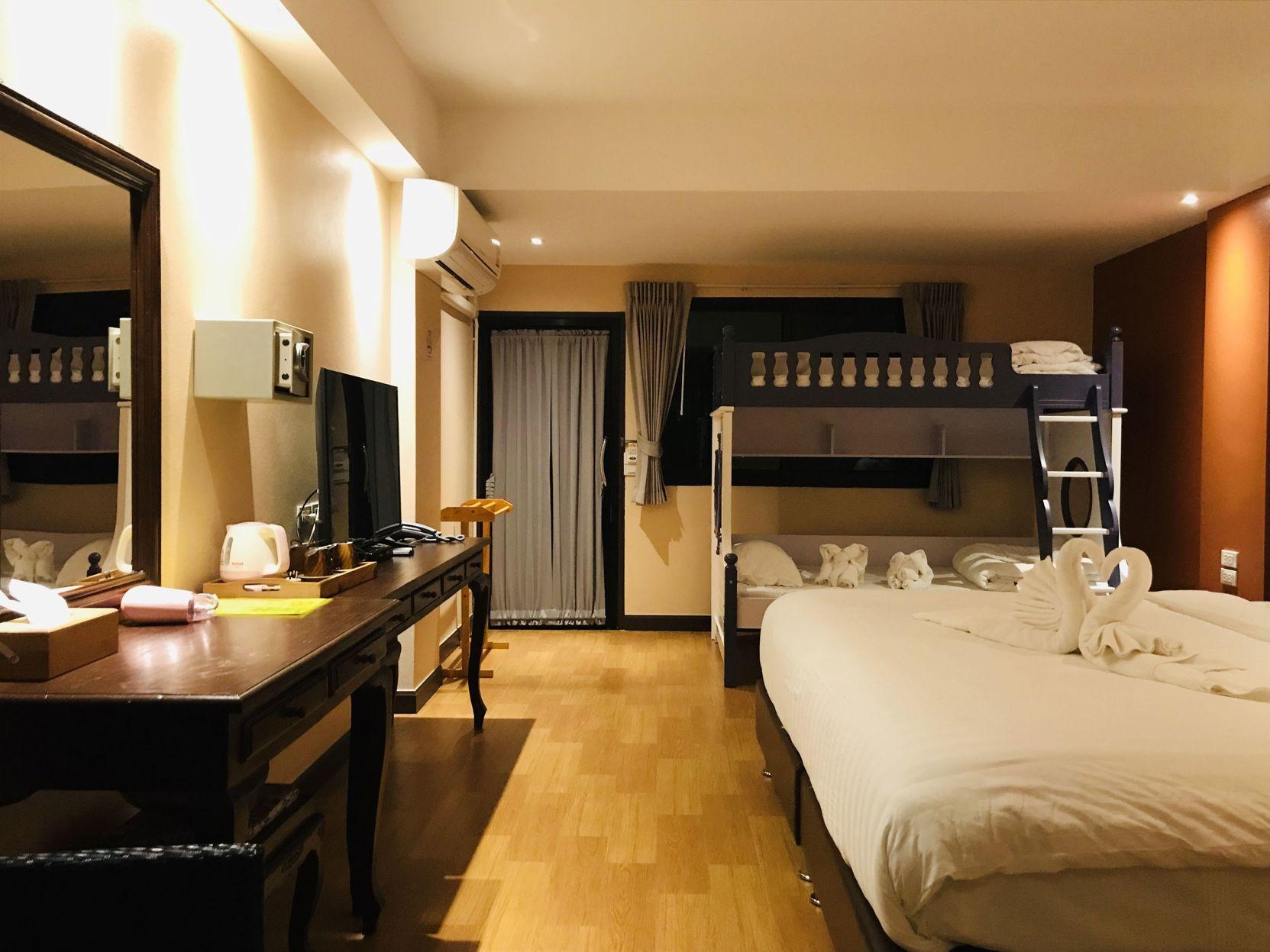 Deluxe, Family, Bunk Bed, Pool Access