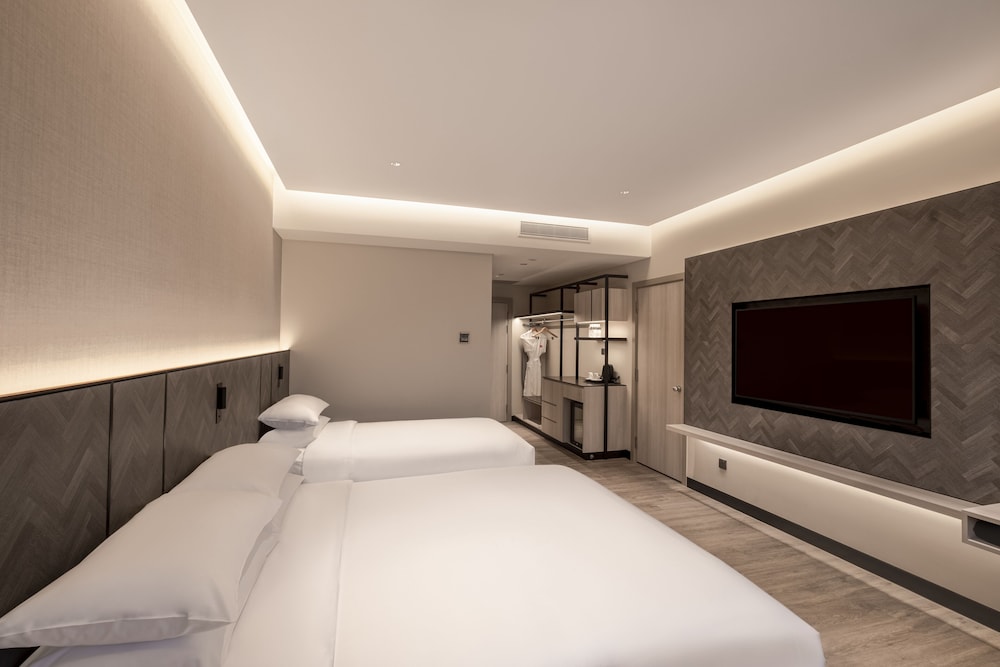 Orchid Hotel 20/50