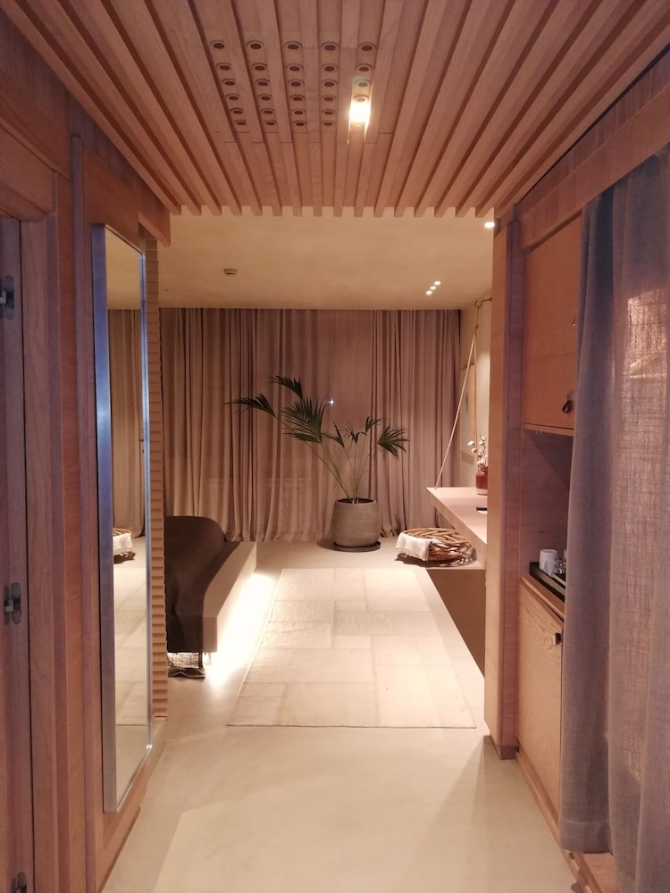 Omm Inn Hotel 28/47