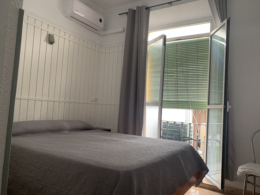 Hostal Alcobia 3/33