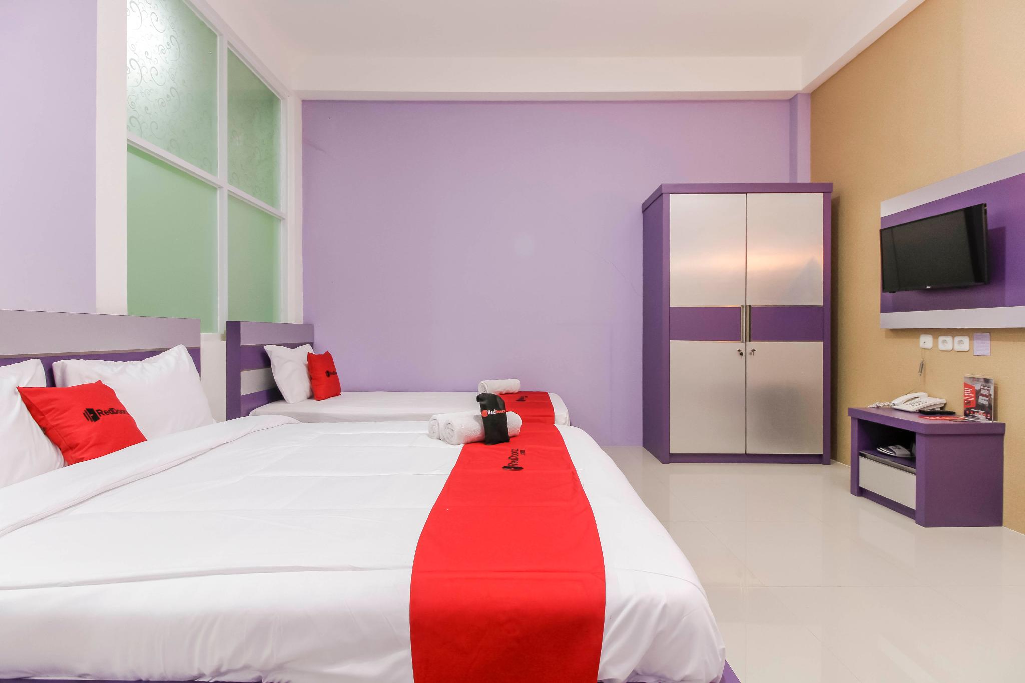 Reddoorz Plus Near Stasiun Bekasi 8/45