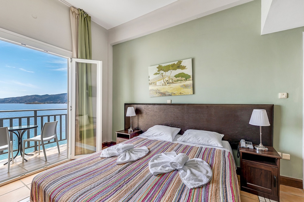 غرفة بسرير مزدوج بإطلالة على البحر، Golden View Beach 6/10