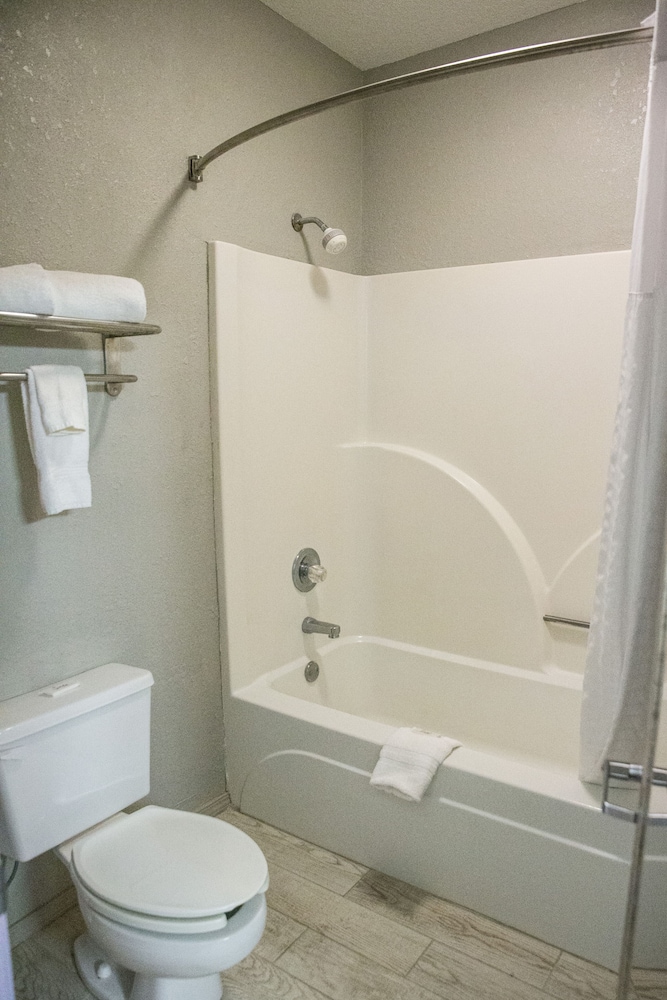 Mockingbird Inn Suites 29/49
