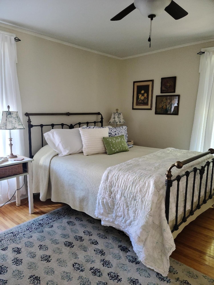Benjamin F Packard House Bed and Breakfast 7/47