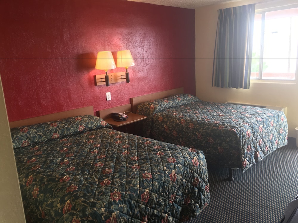 Relax Inn West Amarillo Medical Center 13/23