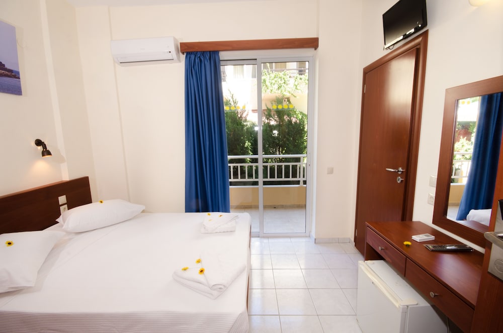 SINGLE ROOM