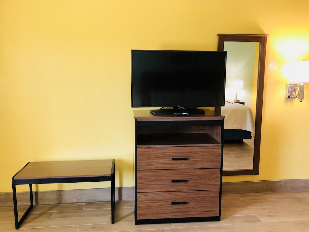 Days Inn by Wyndham Port Aransas TX 19/34
