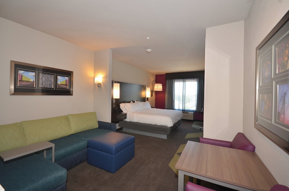 جناح بسرير كينج لذوي الإعاقة، Holiday Inn Express & Suites Oklahoma City Mid - Arpt Area 3/4
