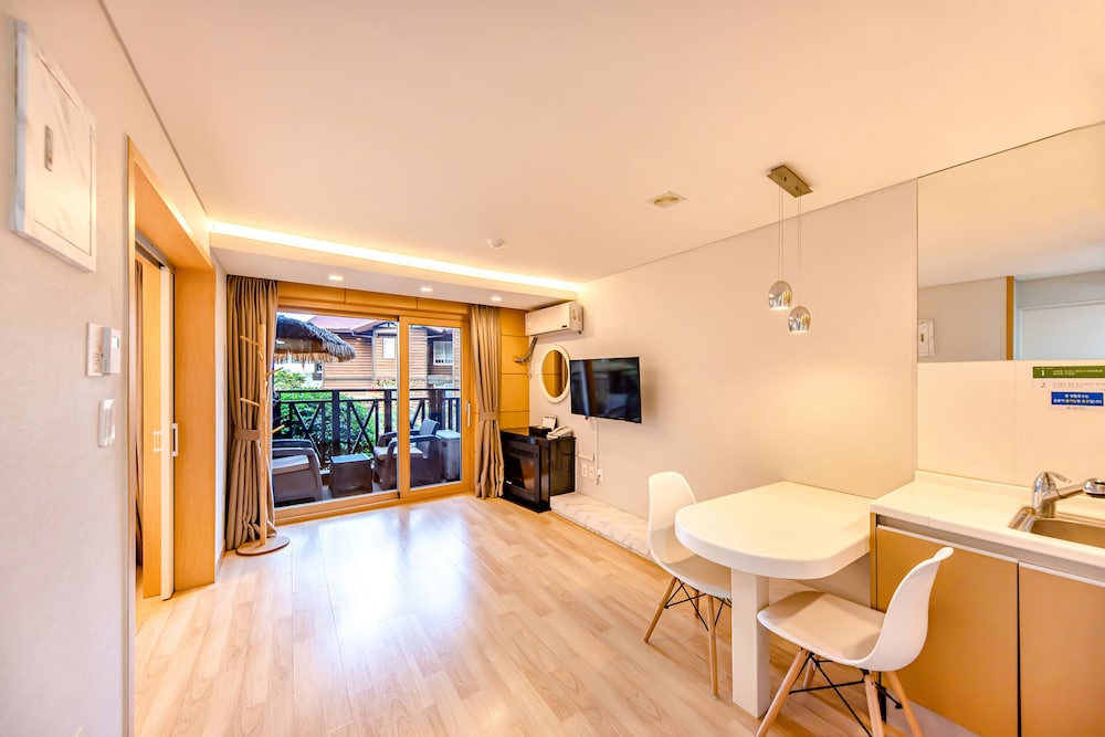Dyne Resort 45/77