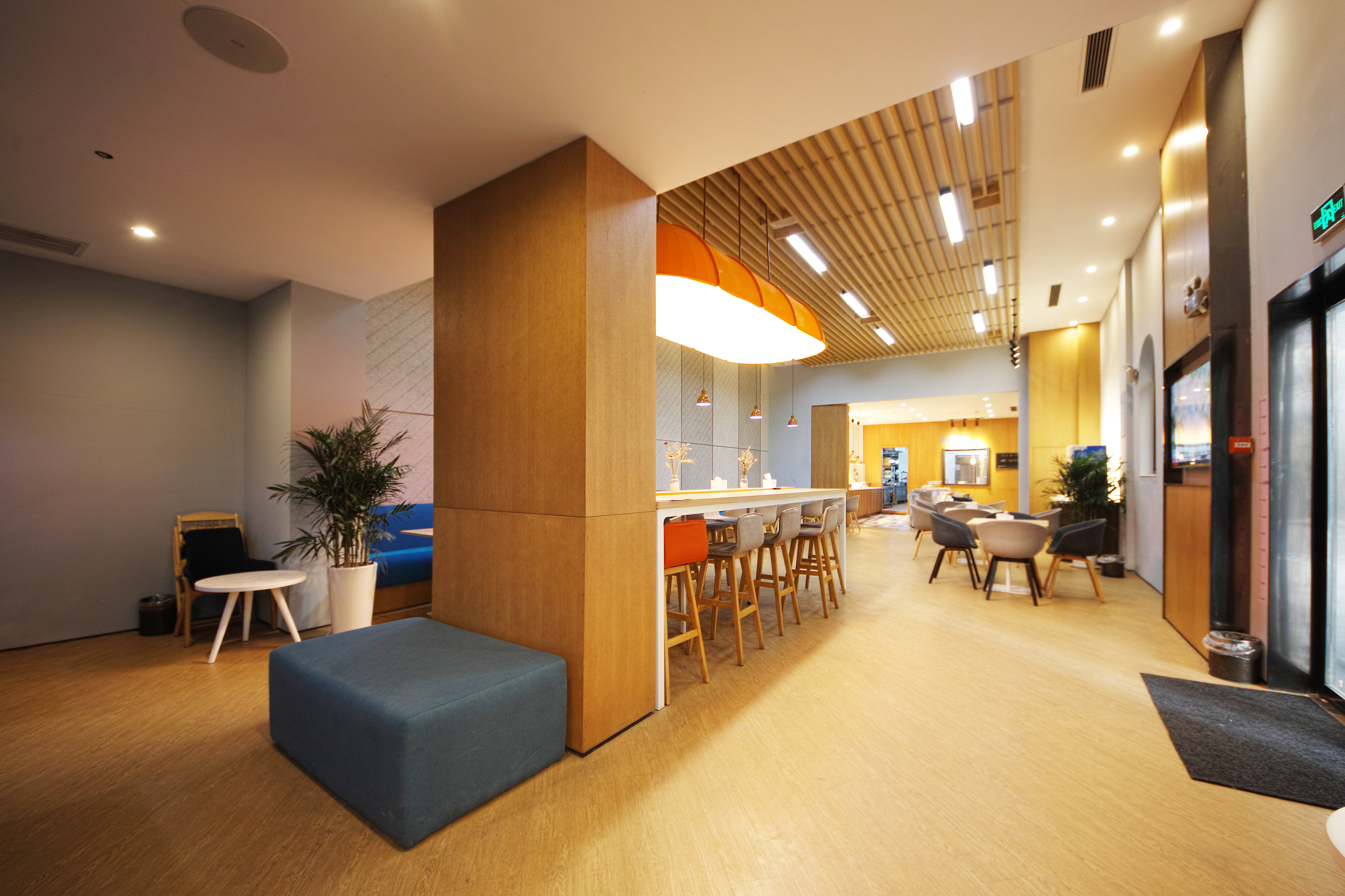 HOLIDAY INN EXPRESS HEFEI SHUSHAN 23/34