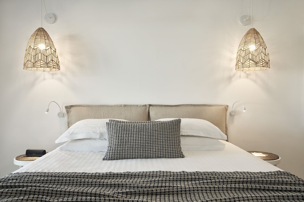 PREMIUM, SUITE, SEA VIEW, JETTED TUB