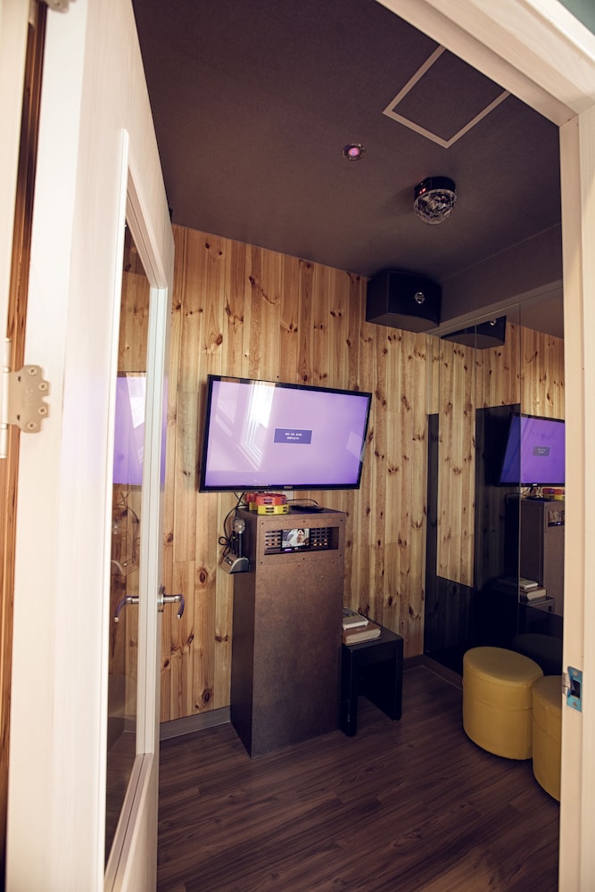 Hotel 109 49/73