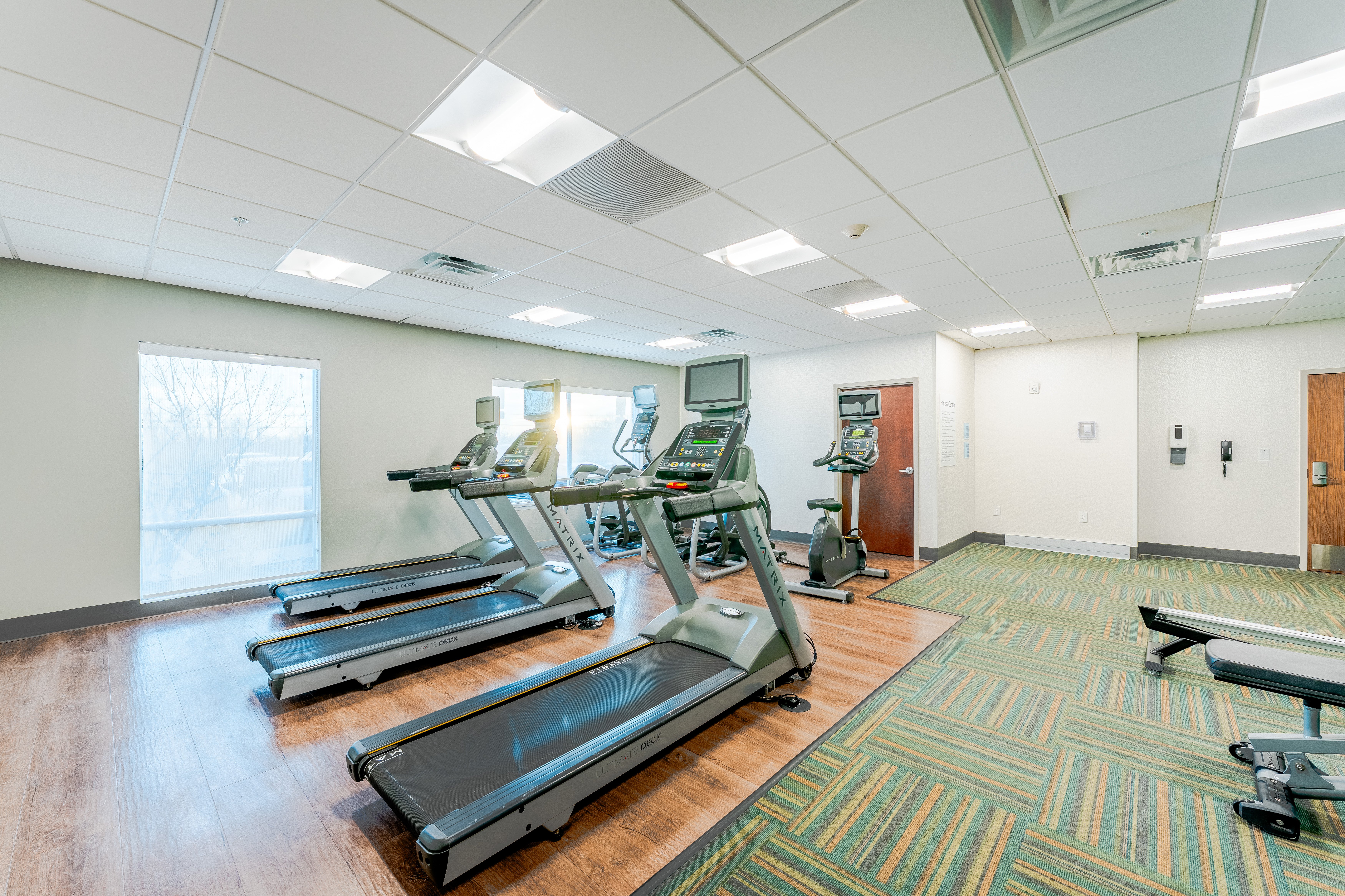 Holiday Inn Express Suites Nashville North Springfield 44/77