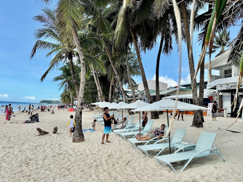 Calypso Beach Dive Resort 69/76