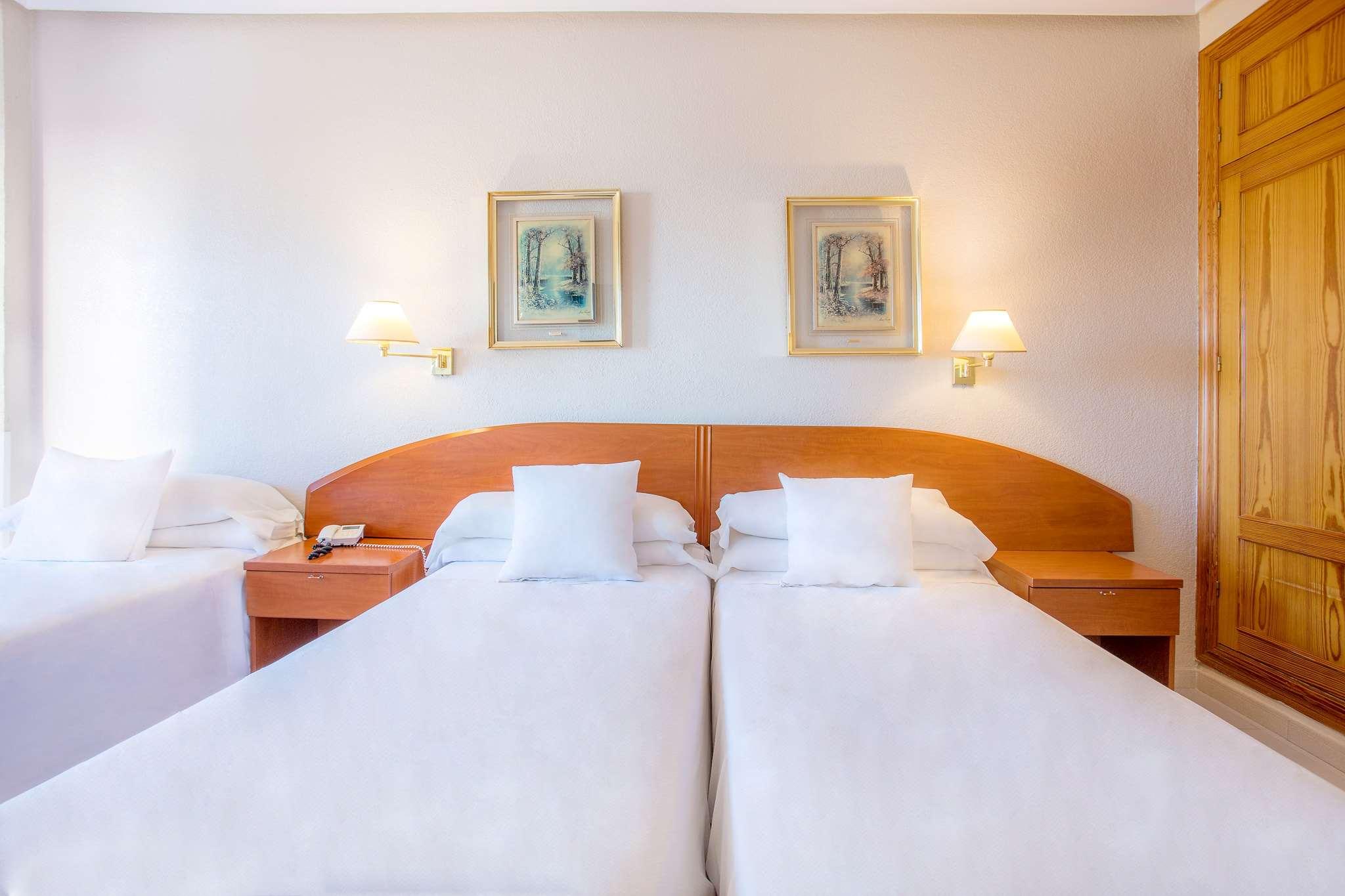 Deluxe, Single, Mountain View, Ramada Resort by Wyndham Puerto de Mazarron 2/3