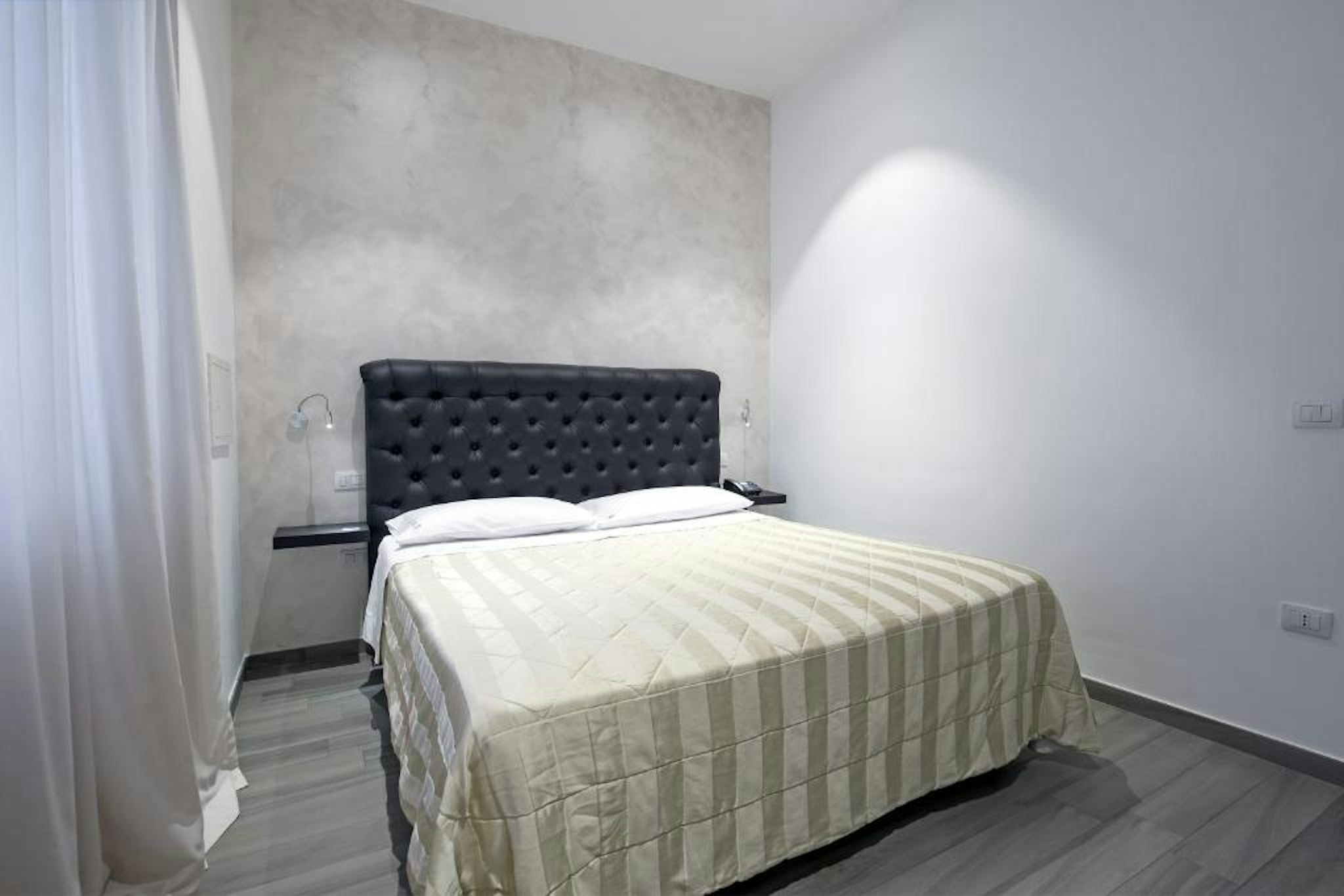 Hotel Bruman Salerno 11/24
