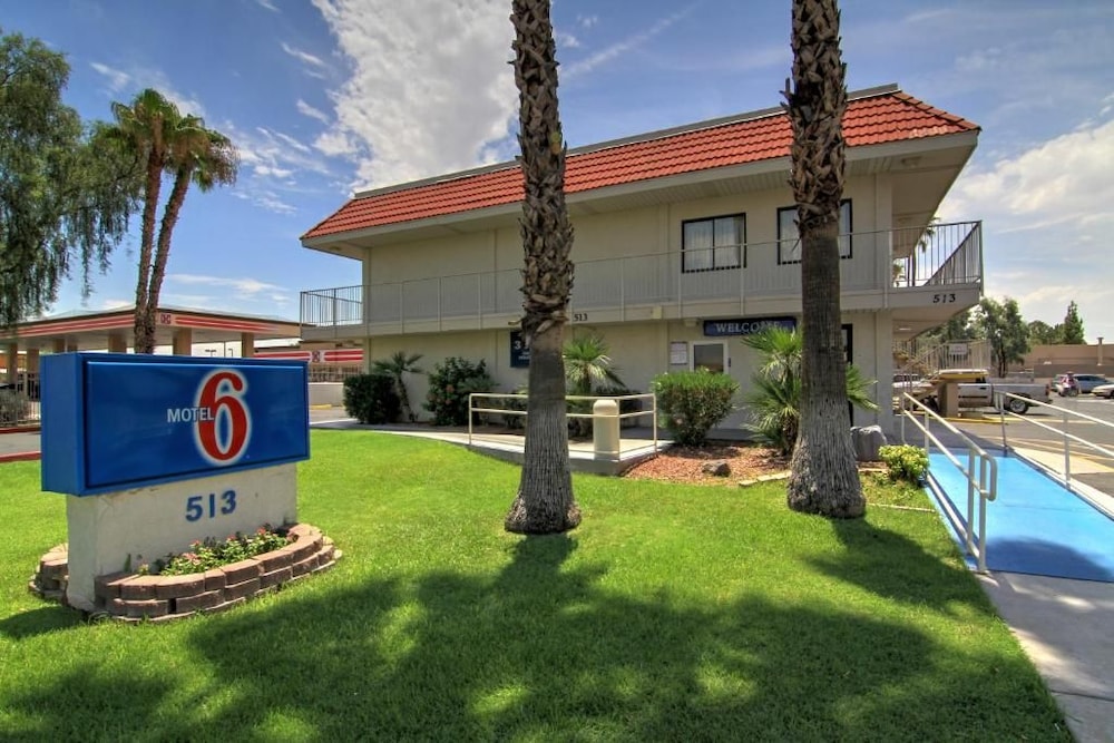 Motel6 Tempe, AZ - Broadway - ASU 51/63