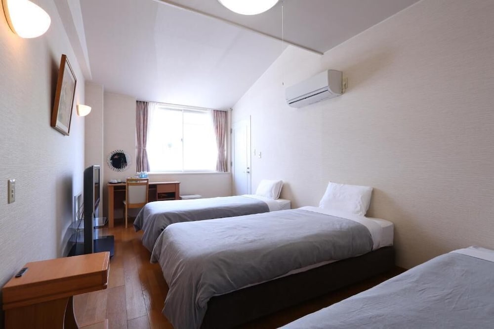 Shinnishiki Hotel 25/68