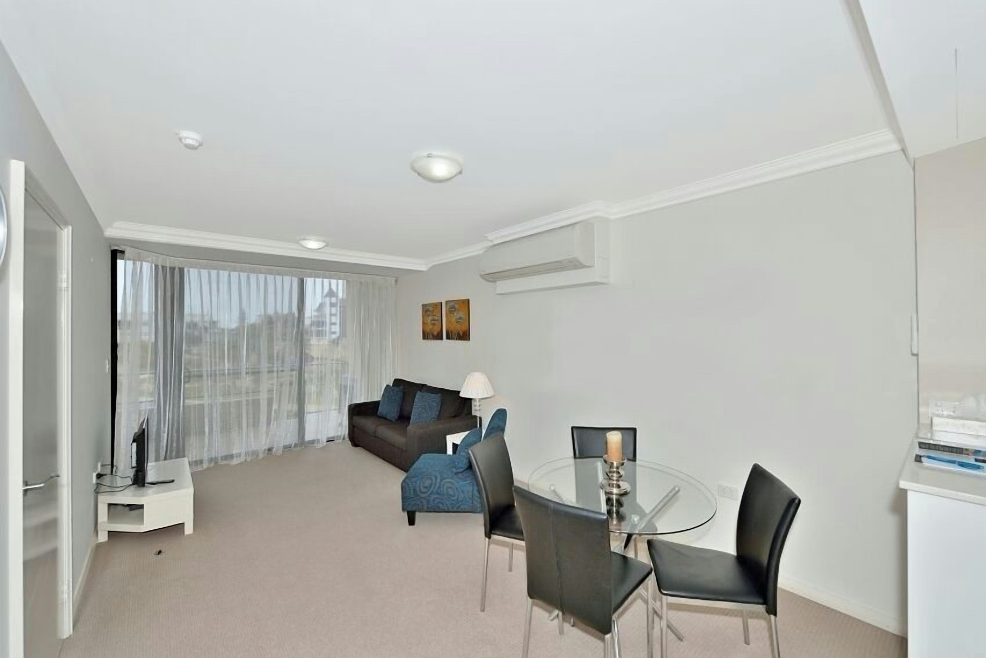 Dolphin Quay Apartments 57/71