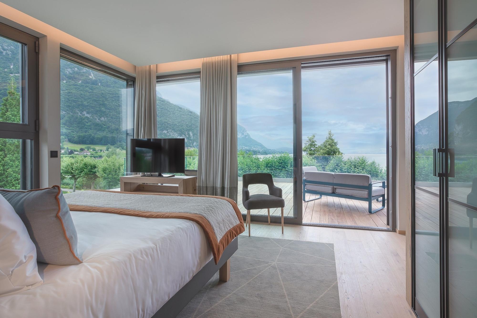 Penthouse, Side Lake View, Terrace