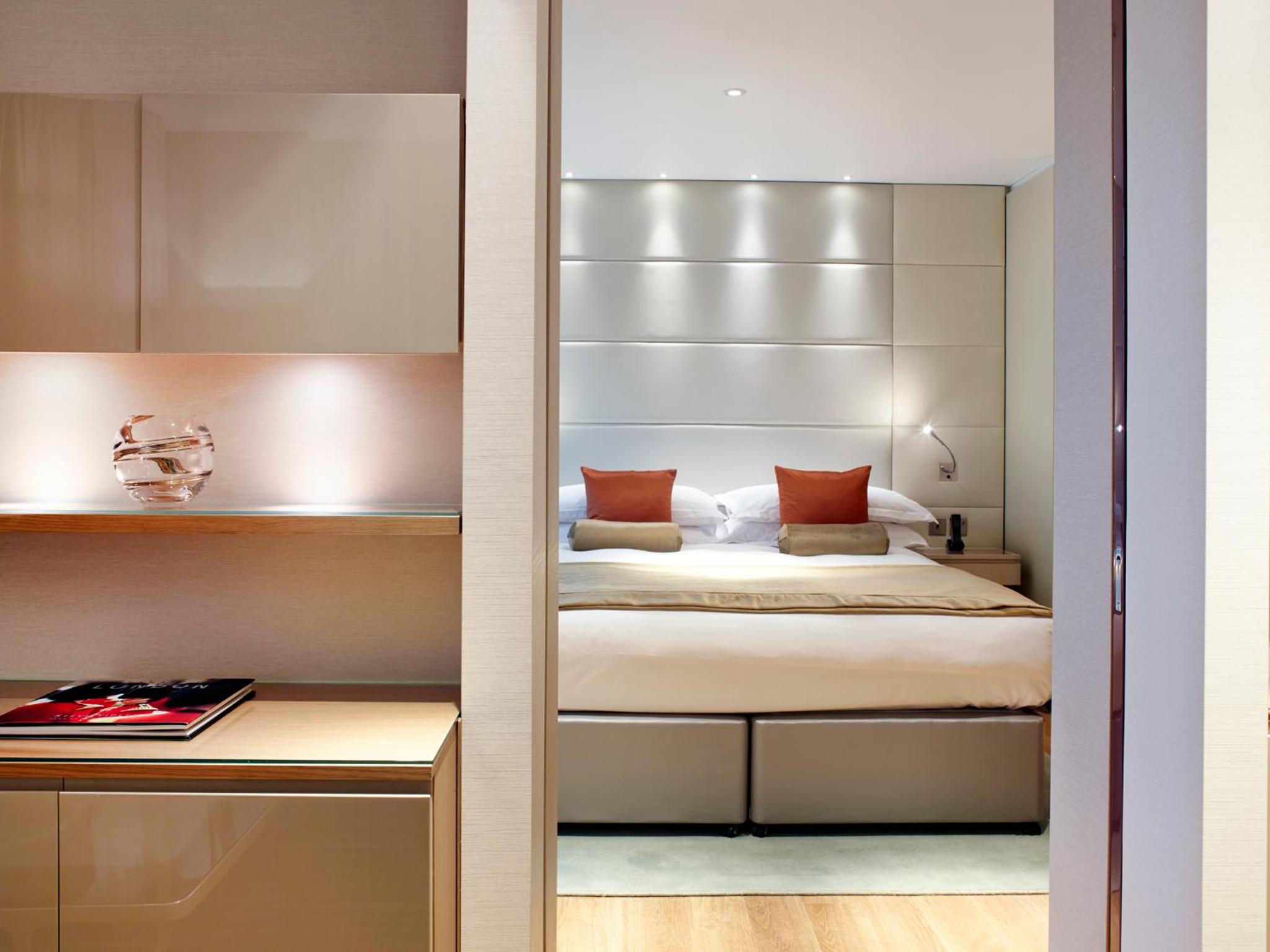 Superior One Bedroom Apartment