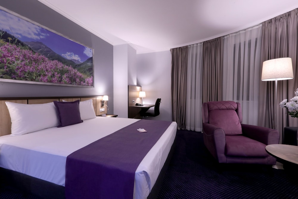 Mercure Tetovo 22/72