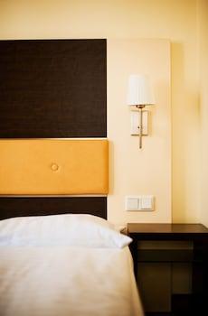 Medium, Single, Double Bed
