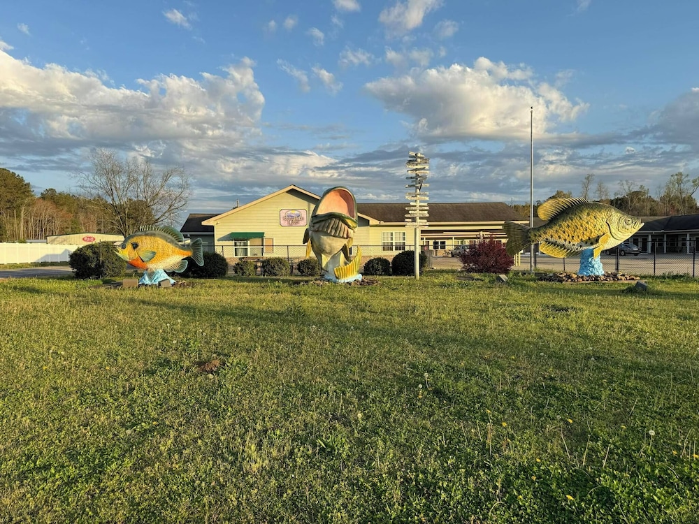 Weiss Lake Lodge 51/64