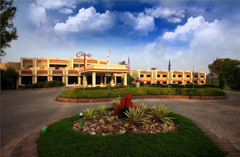 Clarks Khajuraho in Rajnagar