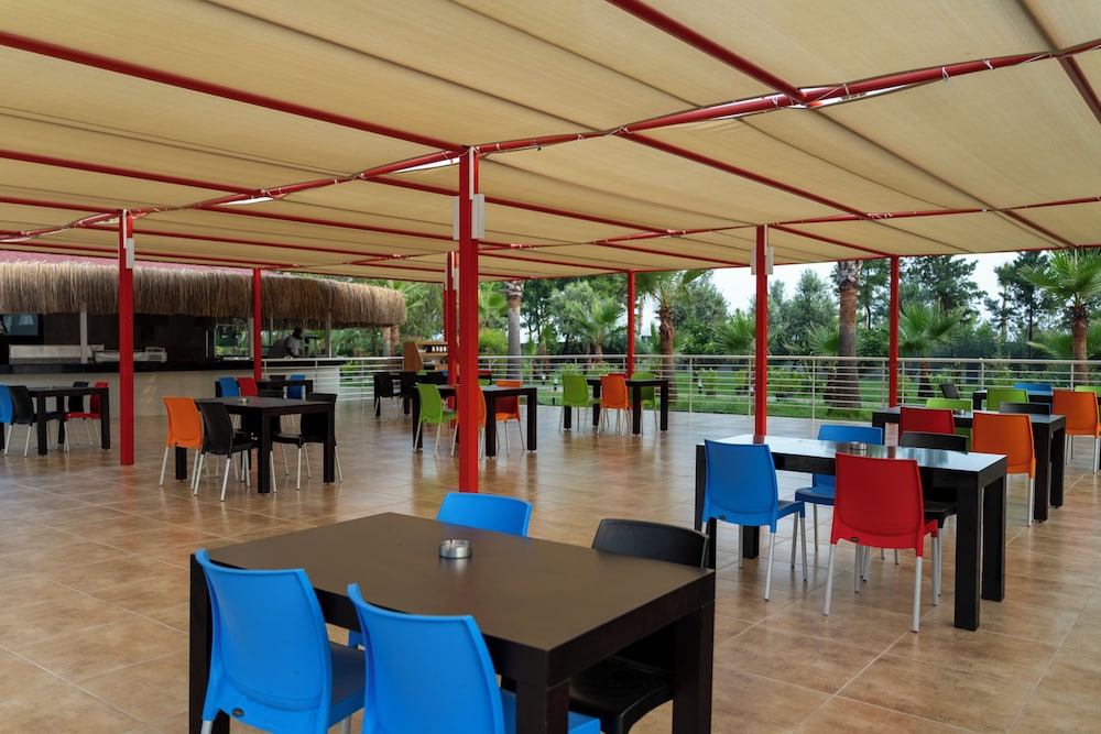 Casa Fora Beach Resort 61/67