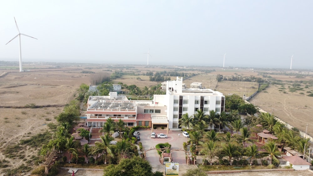 Goverdhan Greens Resort Dwarka 42/50