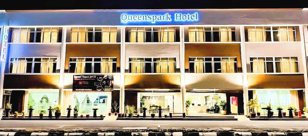 Desa Queenspark Hotel 2/77