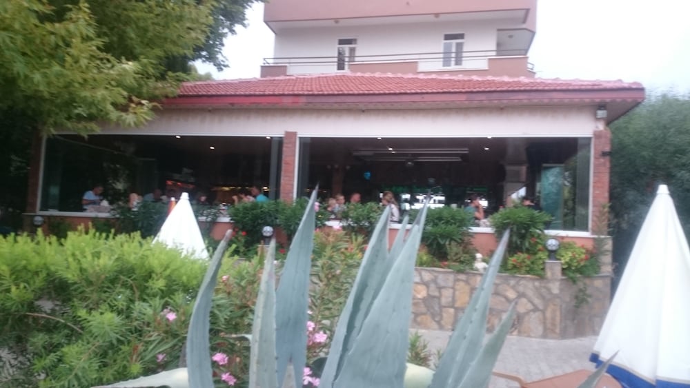 Hotel Grun 5/50