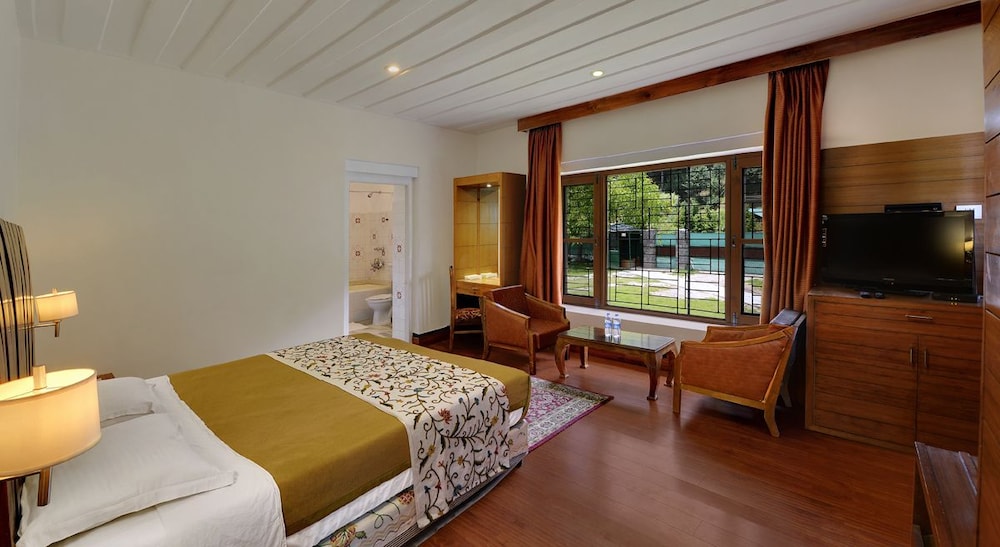 HEEVAN HOTEL 15/50