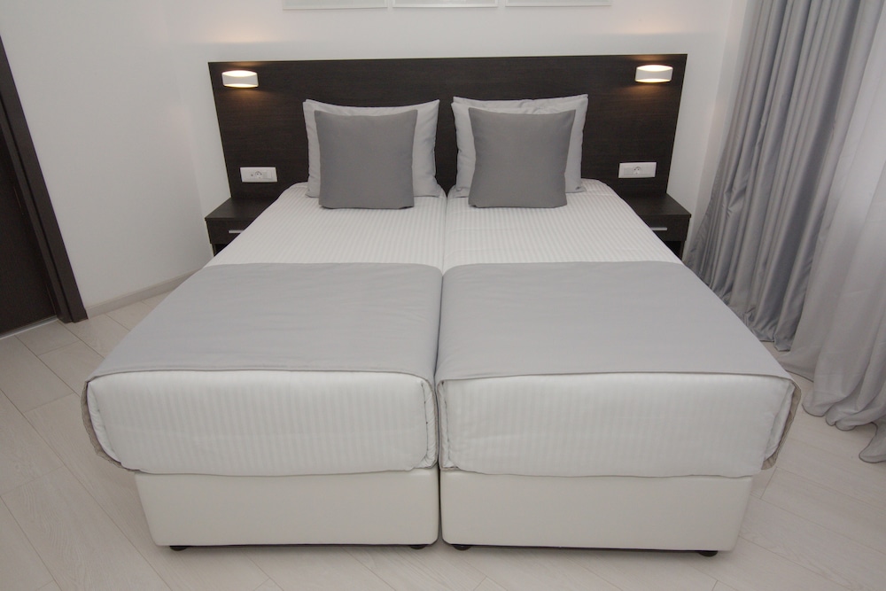 INTERNATIONAL ATENE HOTEL 16/48