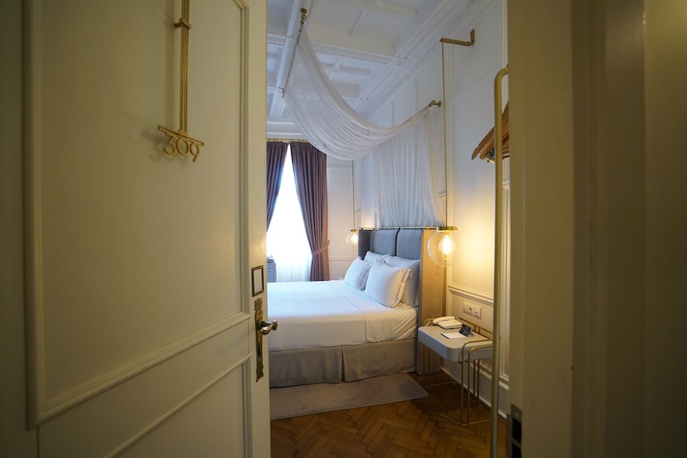 Mr. Cas Hotels 15/67
