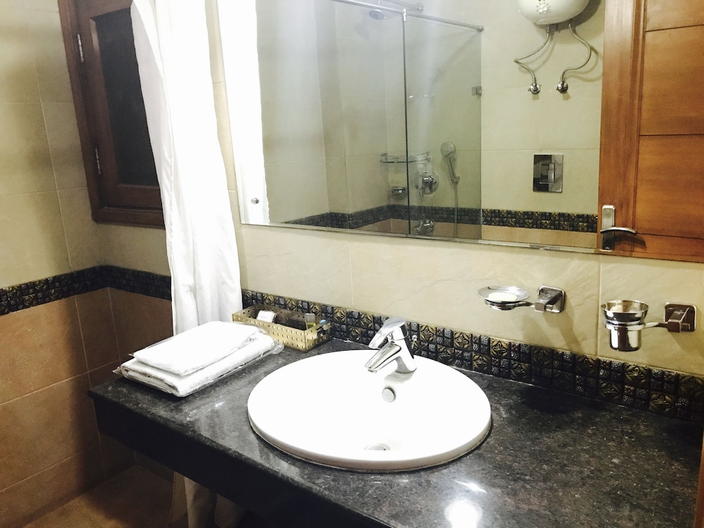 Skylink Suites And Apartments 33/33