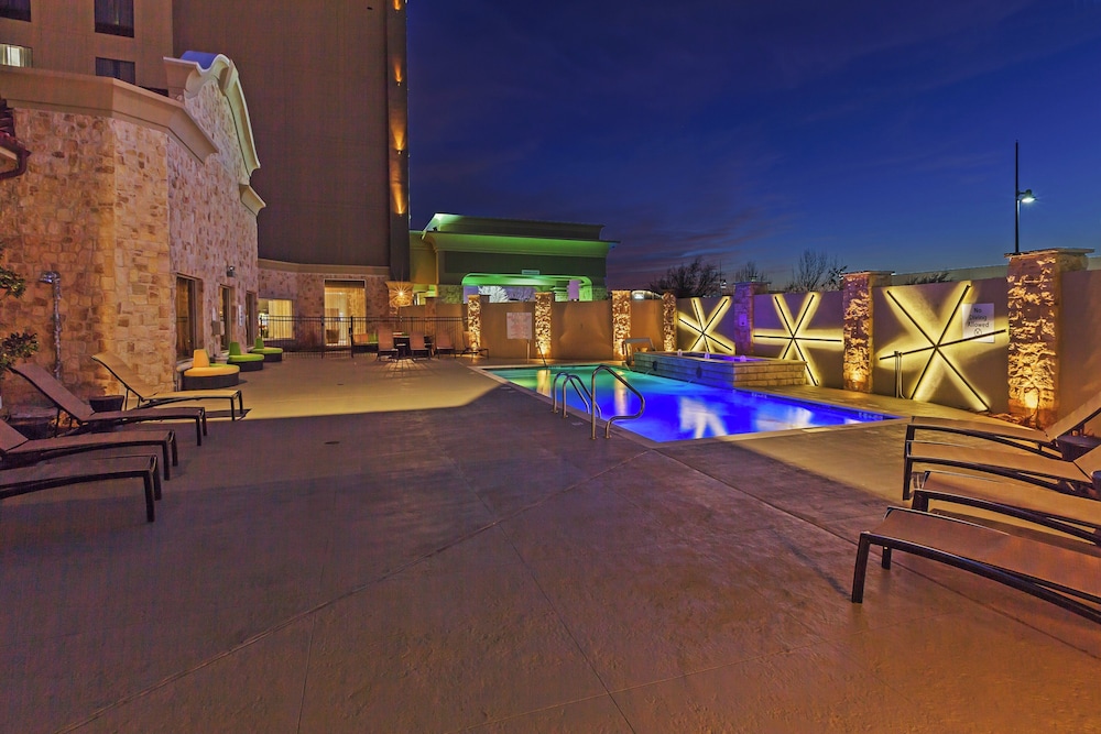 Holiday Inn Express Frisco Legacy Park Area 51/52