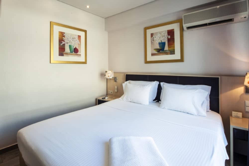 Piraeus City Hotel 10/63